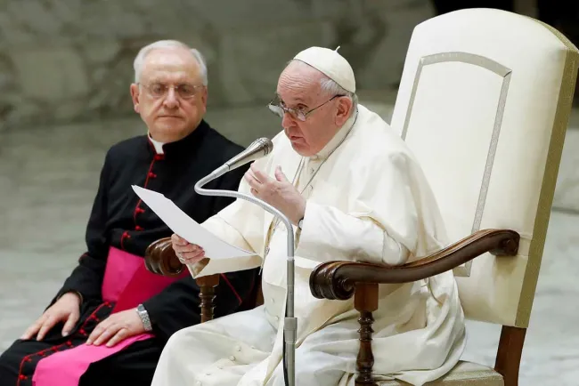 Denuncia papa Francisco violencia y abuso de poder en la iglesia