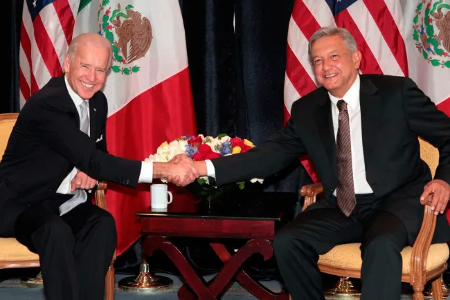 Por “amistad”, López Obrador pide a Biden aterrizar en el AIFA