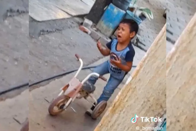 Canta niño canción de Amanda Miguel y se vuelve viral