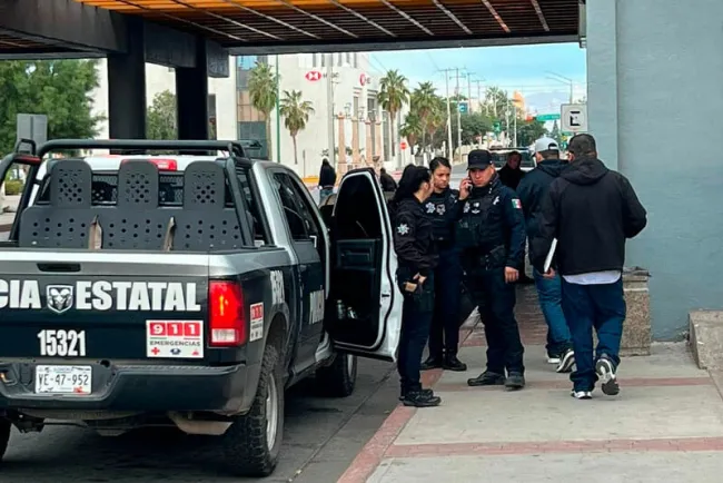 Arrestan a “coyotes” en el Centro de Gobierno