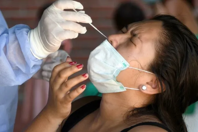 Aumento de Covid-19 e influenza es por desuso de cubrebocas: Especialista