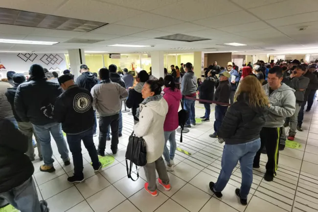 Cumplen nogalenses con impuestos estatales