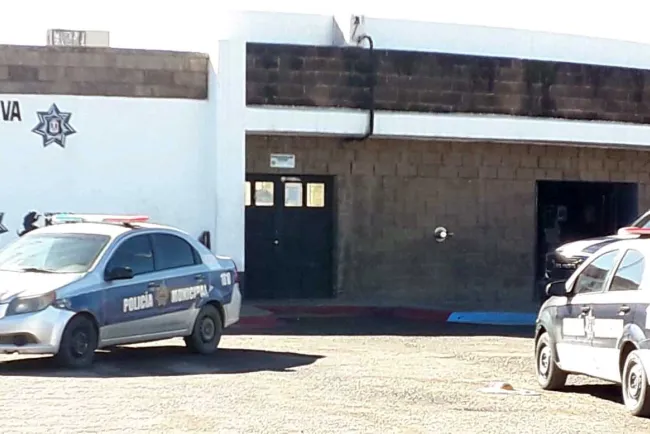 Ocasiona mujer daños a vehículos de ex pareja
