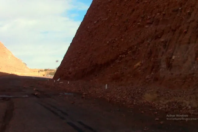 Alertan por deslaves en Periférico Oriente