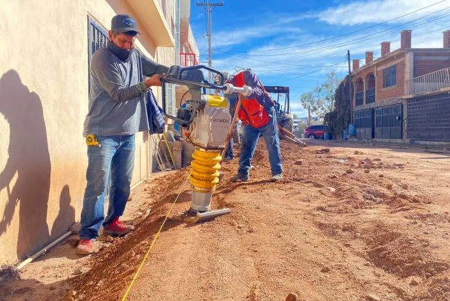 Avanza pavimentación de calle Manuel Mondragón