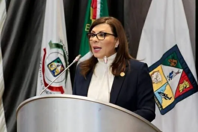 Durazo mueve piezas
