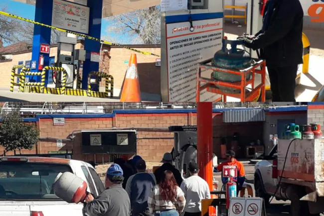 Denuncian desabasto en gasera