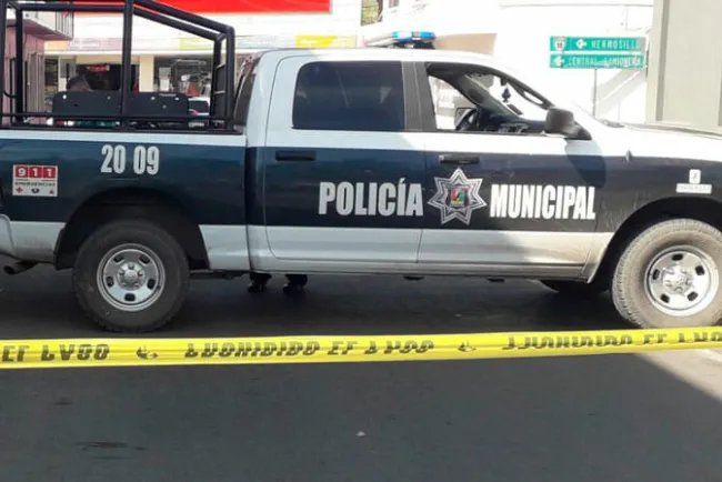 Investigan muerte de hombre en plaza Miguel Hidalgo