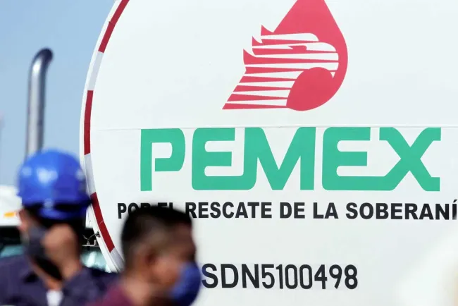 Asumirá la SH deuda de Pemex: AMLO
