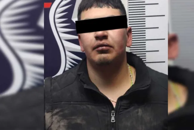 Sorprenden a ladrón dentro de vehículo; fue aprehendido por las autoridades