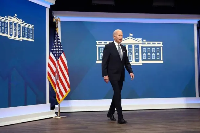 Registra FBI casa de playa de Biden tras hallazgo de documentos clasificados de EU