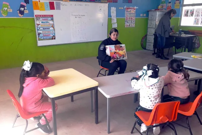 Llevan pláticas preventivas a estudiantes