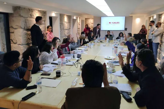 Autorizan regularizar predios de 20 escuelas