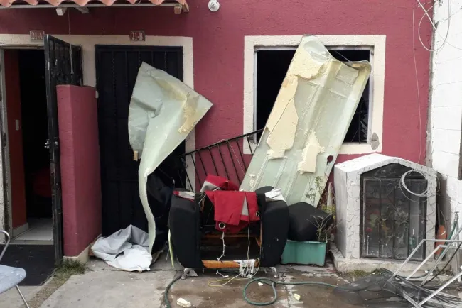 Explota vivienda en colonia Bellotas; mujer e hija resultan lesionadas