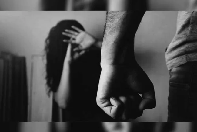 Golpea a esposa porque le dijo que le bajara el volumen a la música