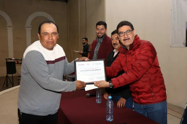 Reconoce Alcalde a trabajadores en celebración del Día del Recolector