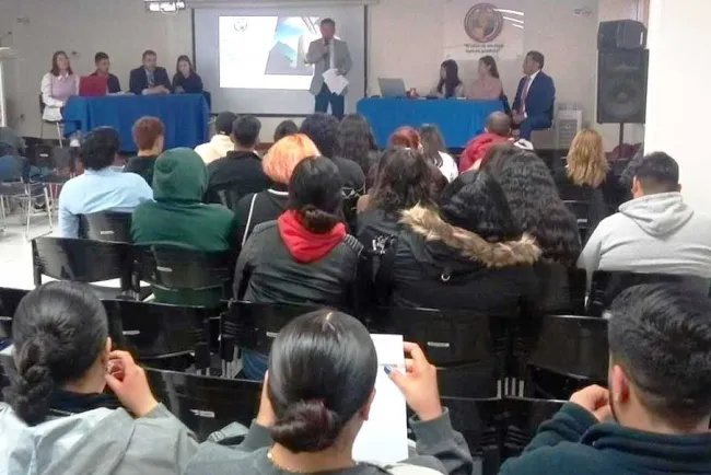 Participan universitarios en Coloquio de Derecho en la Unison
