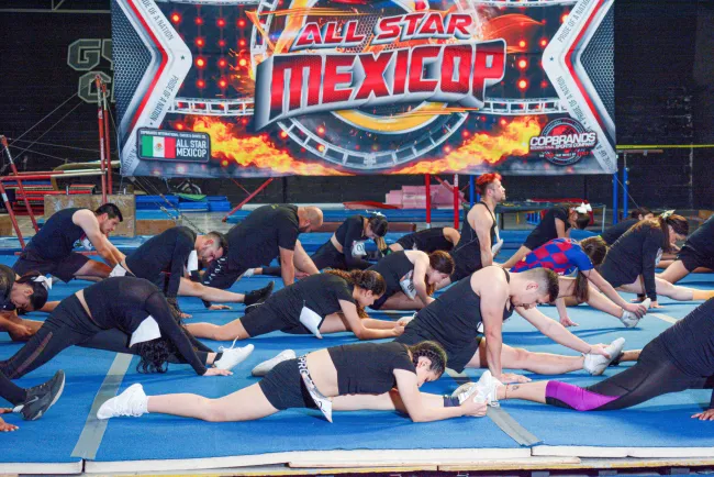 Buscan selección Mexicop de porristas