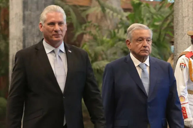 Prevén llegada de más médicos cubanos a México