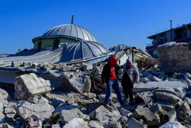 Aumentan a más de 22 mil 300 los muertos por terremoto en Turquía y Siria