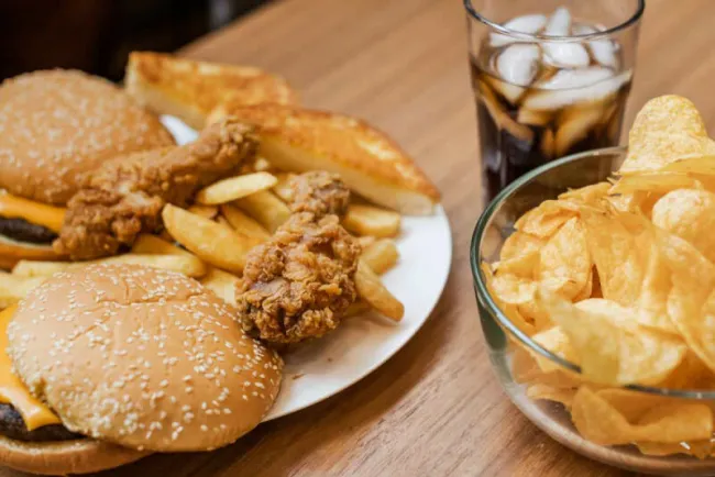 Prohíben diputados añadir grasas trans a comida y bebidas alcohólicas