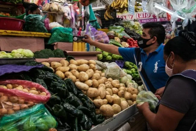 Banxico, ortodoxo; inflación no es alarmante: AMLO
