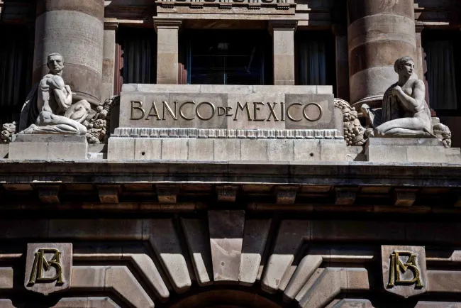 Banxico, ortodoxo; inflación no es alarmante: López Obrador