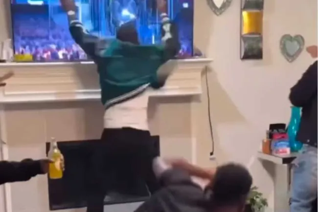 Rompe fanático de Philadelphia Eagles pantalla al ver Super Bowl&nbsp;