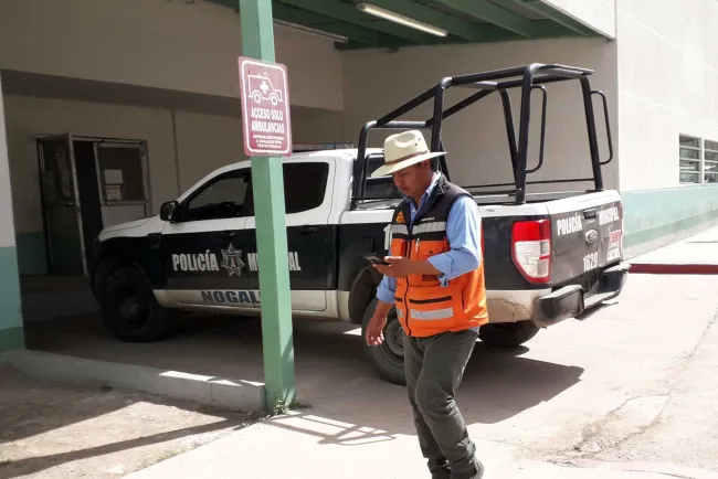 Llevan a hombre a hospital con lesiones graves