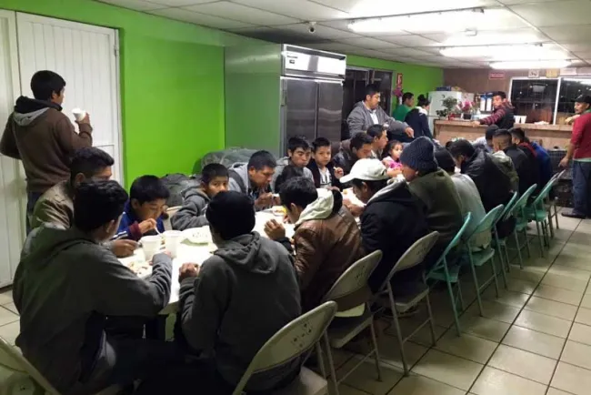 Incrementa flujo de migrantes en esta frontera