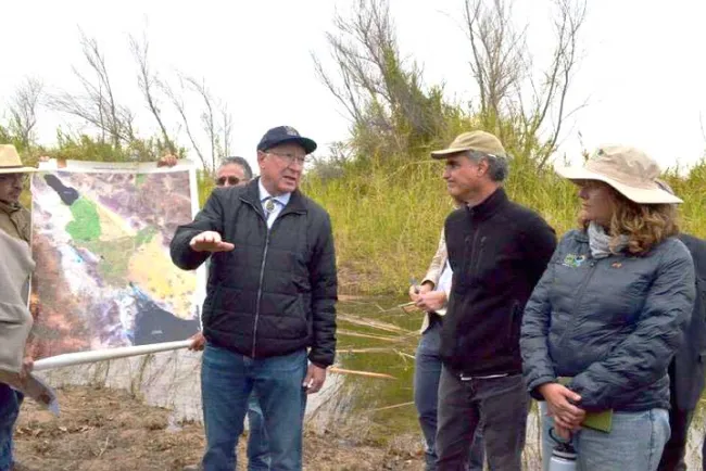 Recorre embajador de EU región Delta del Río Colorado