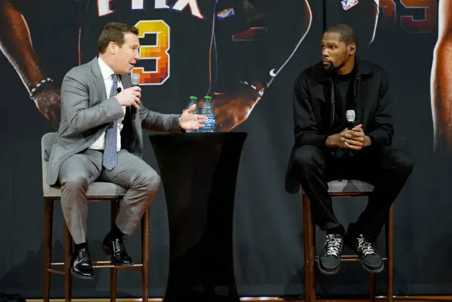 Soles presentan a Durant