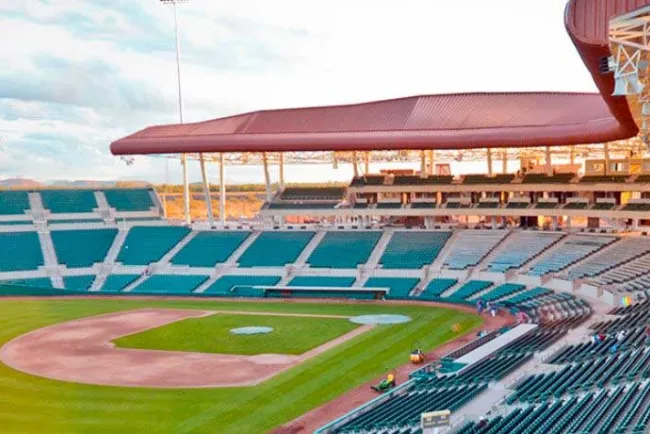 Está AMLO a favor de renombrar ‘Fernando Valenzuela’ al estadio Sonora