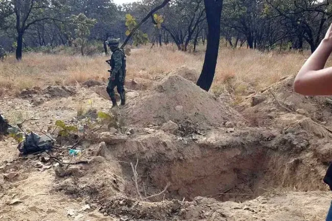 Suman 31 cuerpos encontrados en fosas de San Isidro Mazatepec, Tlajomulco
