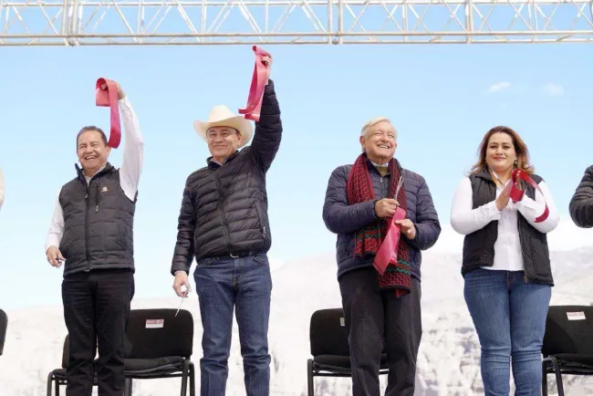 Inaugura López Obrador carretera Agua Prieta-Bavispe