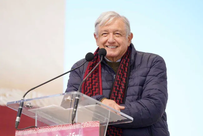 Firma AMLO y titular de Sener decreto para la nacionalización del litio