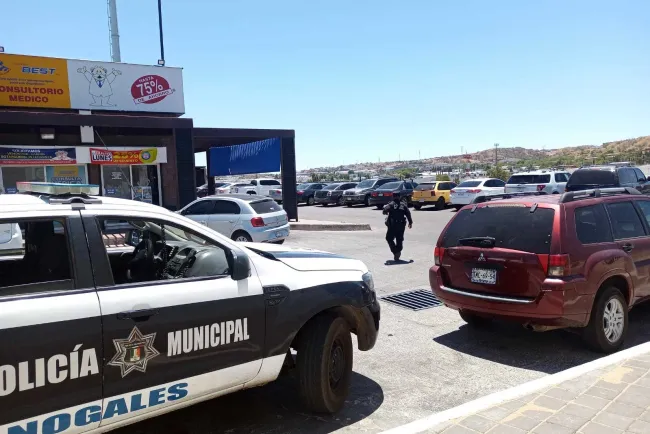 Reportan presunto ‘levantón’ frente a institución bancaria