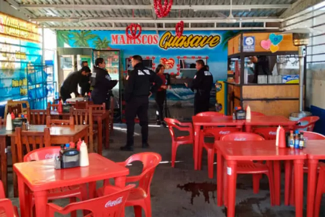 Entregan información preventiva a comerciantes