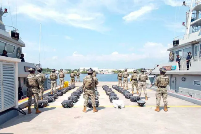 Asegura Semar droga e hidrocarburo en Puerto Chiapas&nbsp;