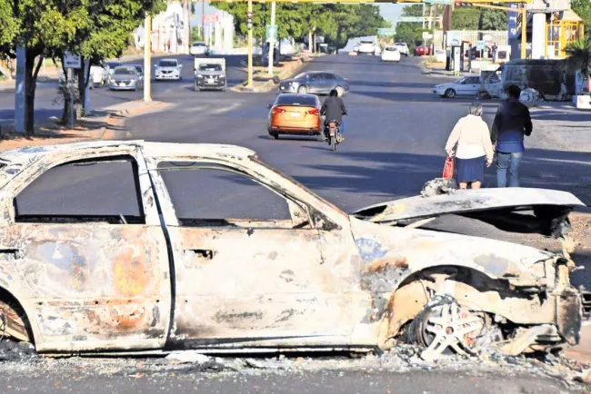 Tiene semana de terror Culiacán por incendios de vehículos