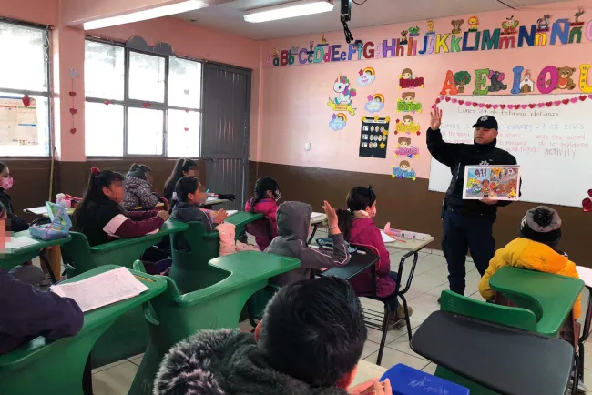 Llevan pláticas preventivas a escuelas