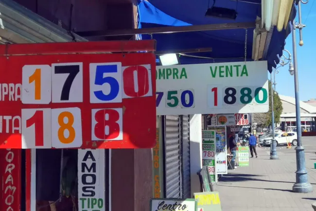 En picada el precio del dólar 18.70 por uno