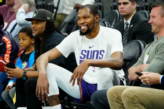 Durant debuta ante Hornets