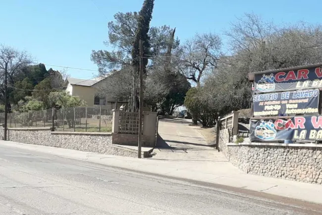 Balean vivienda en la madrugada; resulta una persona herida