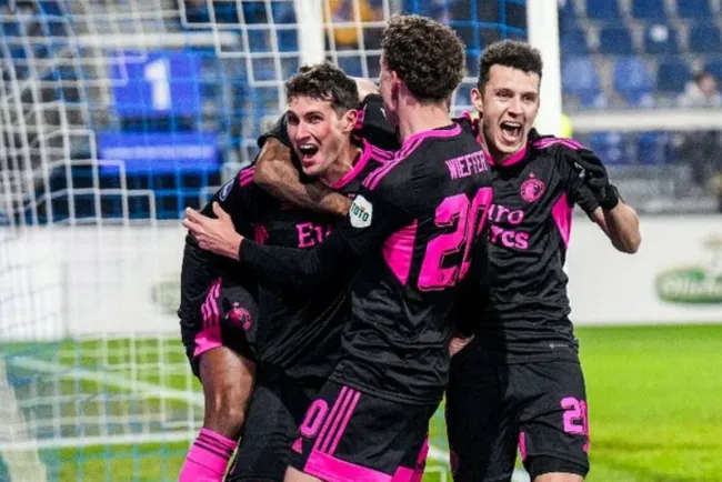 Giménez da gane al Feyenoord