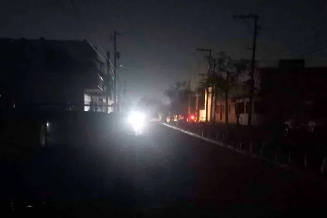 Afecta mega apagón a más de medio millón de usuarios en Veracruz