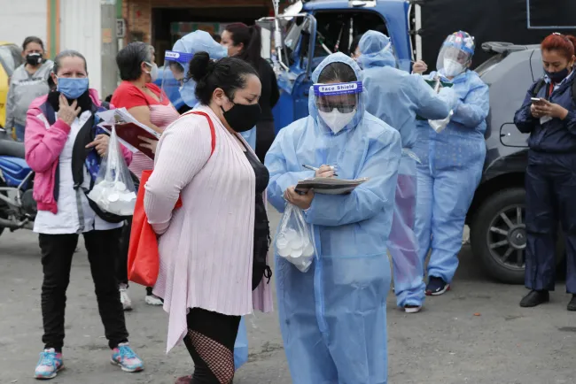 Continúan contagios y muertes por covid a la baja: OMS