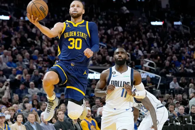 Jugaría Curry este domingo