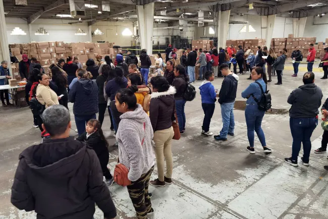 Inicia entrega de uniformes en esta frontera