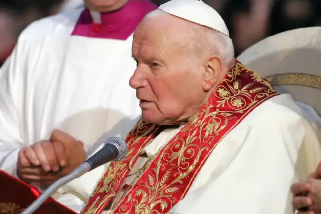 Exponen a Juan Pablo II, encubrió casos de pederastia
